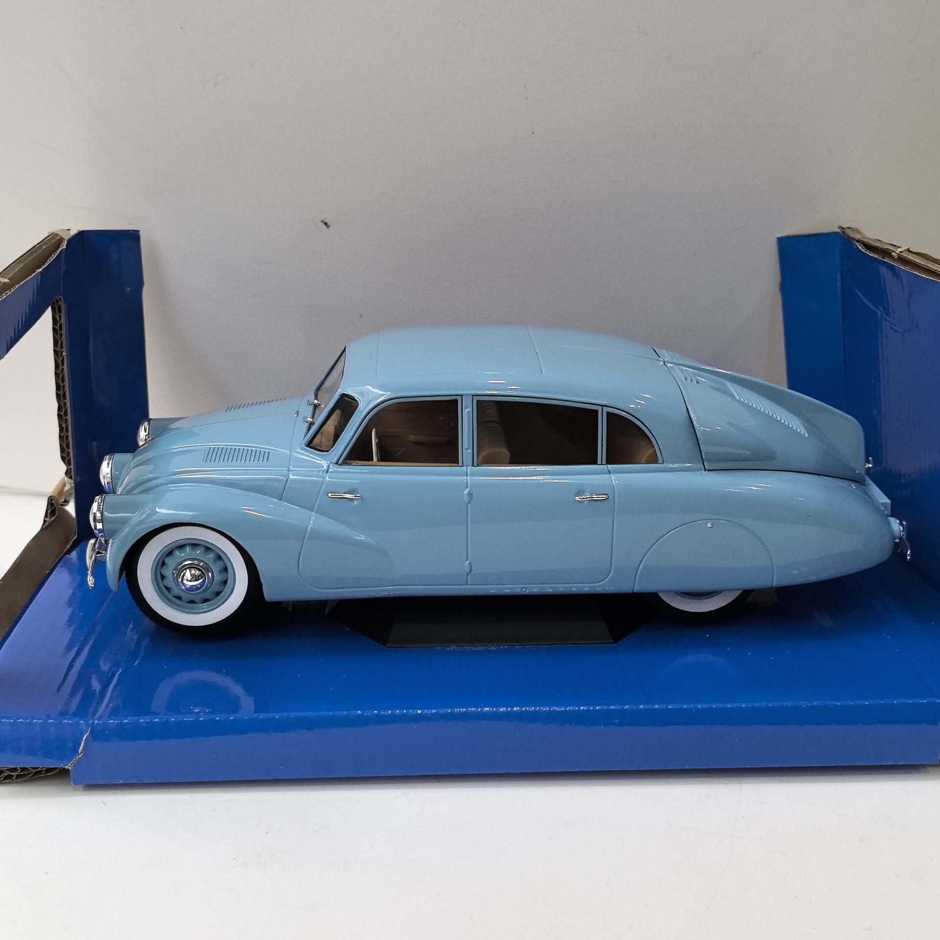 MCG Diecast Escala 1/18 TATRA  - Vintage Collectible Model Cars avaliação e preço